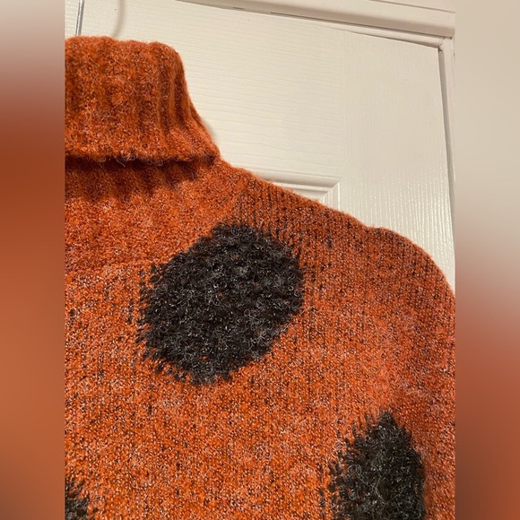NWOT NorthStyle Size L Rust Black Polka Dot Cowl Neck Long Sleeve Fuzzy Sweater - Picture 4 of 11